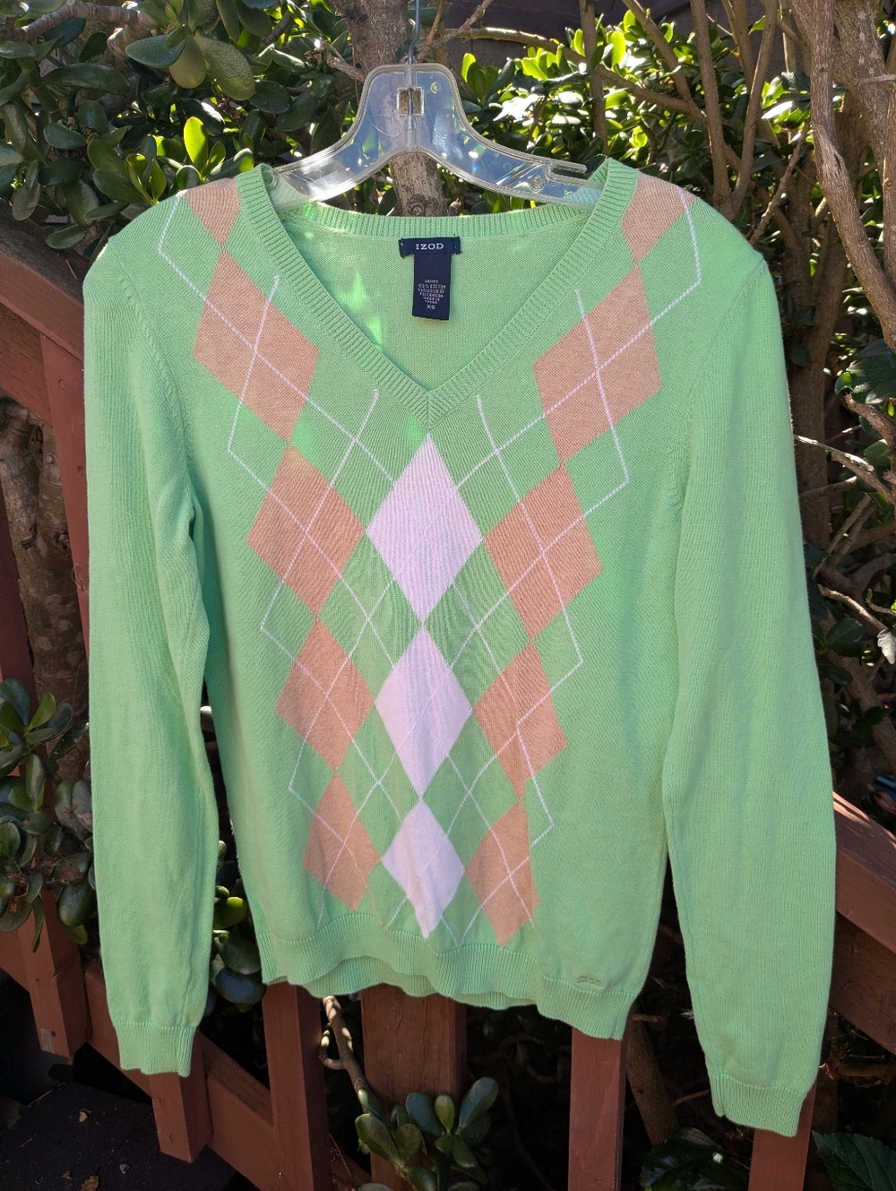 Izod Light Green Argyle V-Neck Sweater, XS
